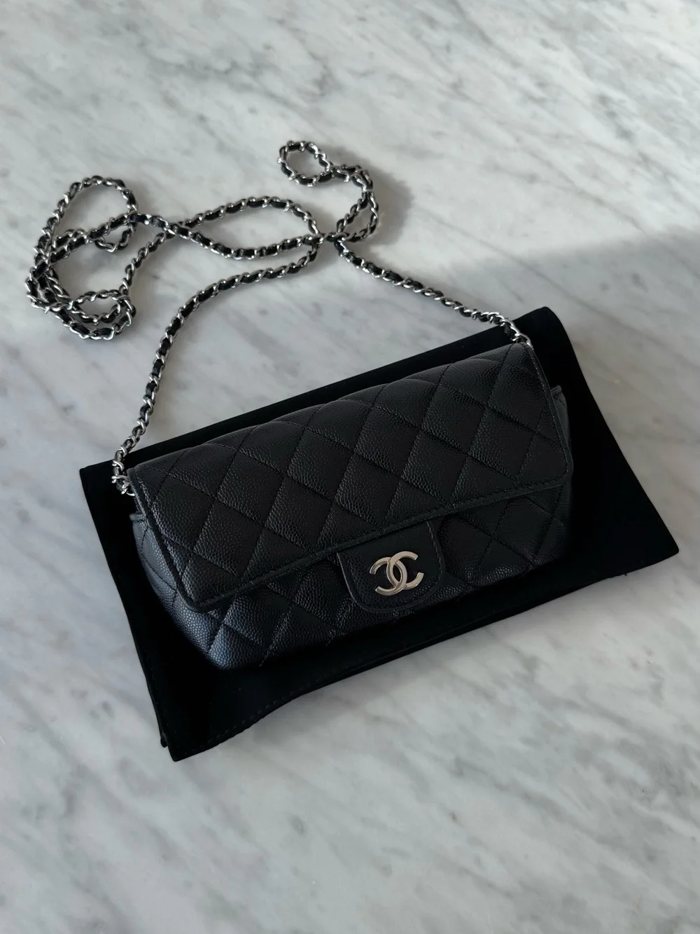 Chanel Clutch in Chain / Black Caviar